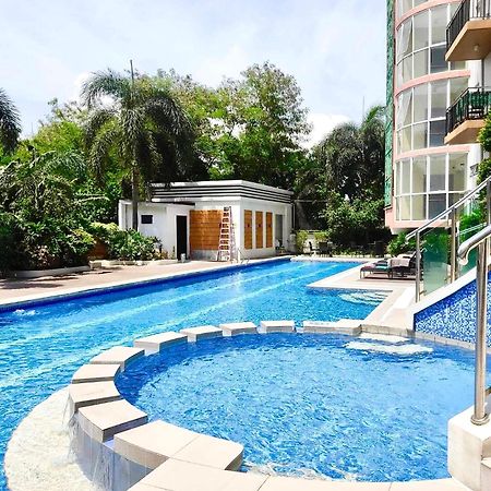 Lancris Residences 2 Bedroom Entire Apartment Near Airport With Pool Paranaque City Exteriér fotografie