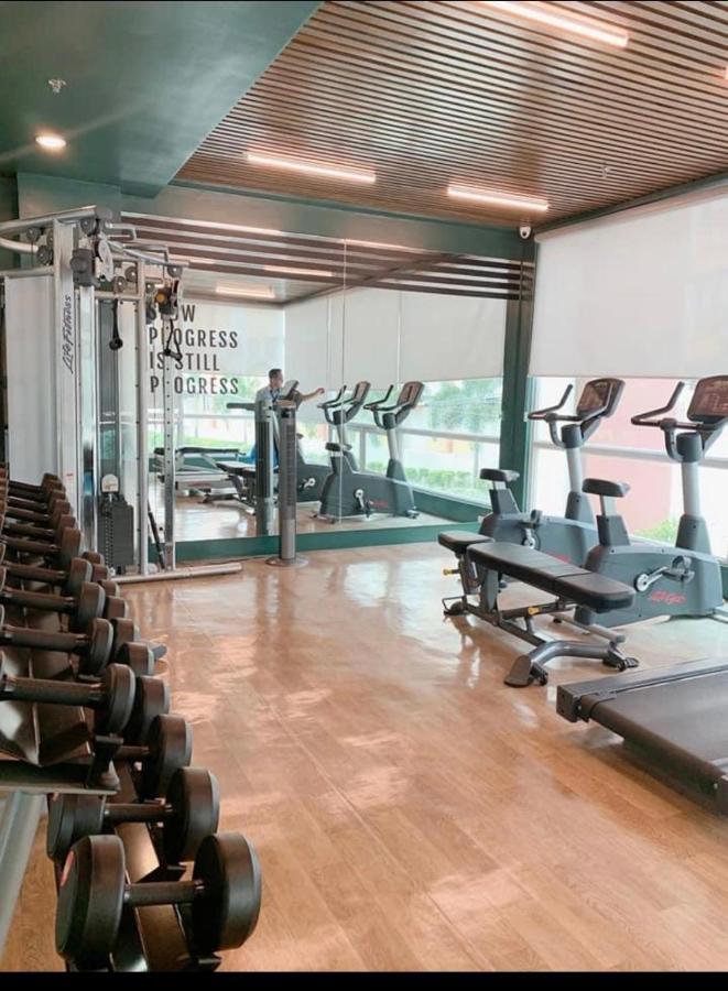 Lancris Residences 2 Bedroom Entire Apartment Near Airport With Pool Paranaque City Exteriér fotografie