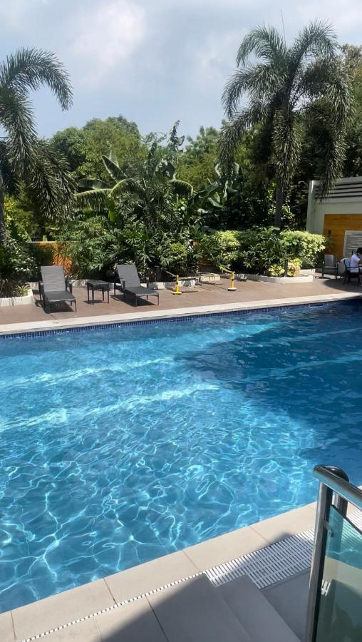 Lancris Residences 2 Bedroom Entire Apartment Near Airport With Pool Paranaque City Exteriér fotografie