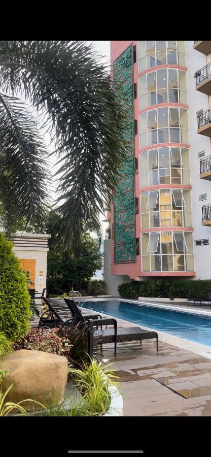 Lancris Residences 2 Bedroom Entire Apartment Near Airport With Pool Paranaque City Exteriér fotografie