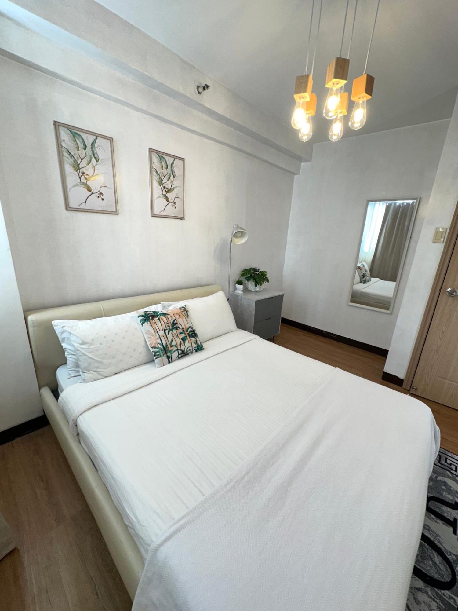 Lancris Residences 2 Bedroom Entire Apartment Near Airport With Pool Paranaque City Exteriér fotografie