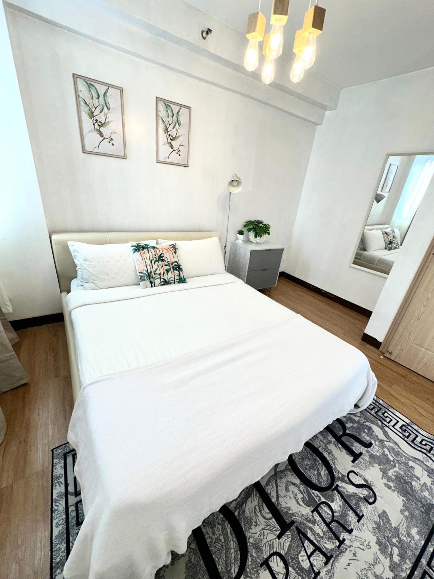 Lancris Residences 2 Bedroom Entire Apartment Near Airport With Pool Paranaque City Exteriér fotografie
